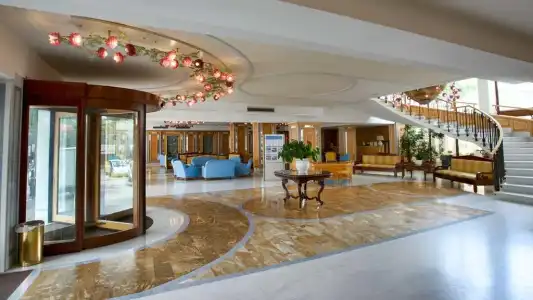 Grand Flora - 1