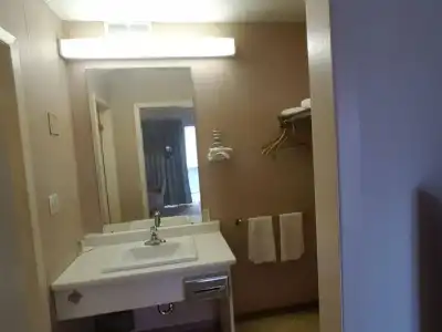 Town N Country Motor Inn - 9