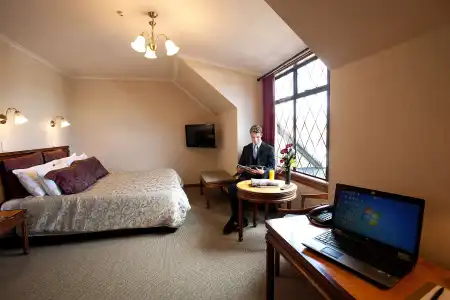 Distinction Coachman, Palmerston North - 13