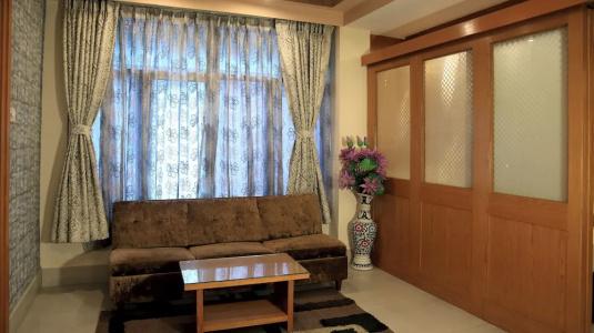 Executive Tower - 27
