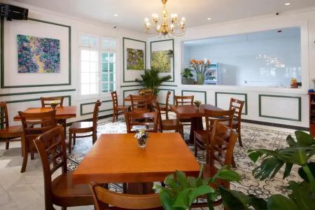 Le Soleil Boutique - 20