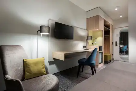 Ramada by Wyndham - 4