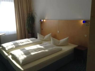 Check Inn Merseburg - 34