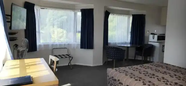 Cypress Court Motel - 16