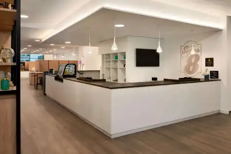 Super 8 by Wyndham Augsburg - 2