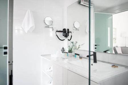 Cozy Corner Luxury Apartments - 65