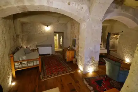 Sarnich Cave Suites - 59