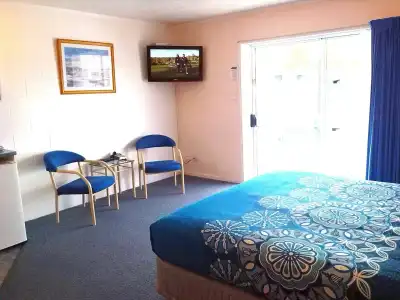 Golden Glow Motel - 3