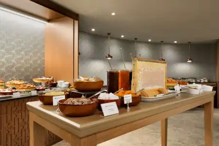 Zeus Wyndham Grand Athens - 14