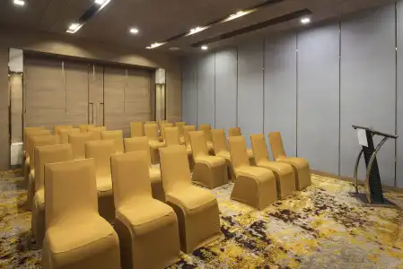 Solitaire Bangkok Sukhumvit 11 - 28