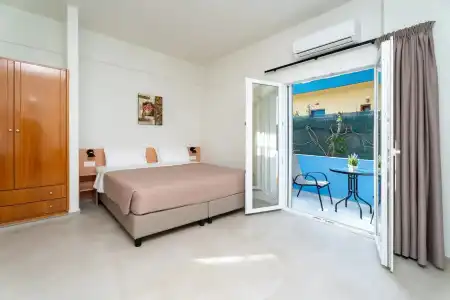 Emi Seaside - 60
