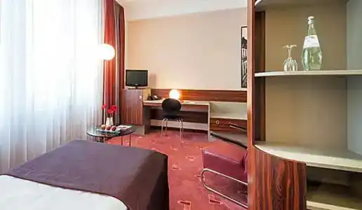 Premier Inn Köln City Mediapark - 40