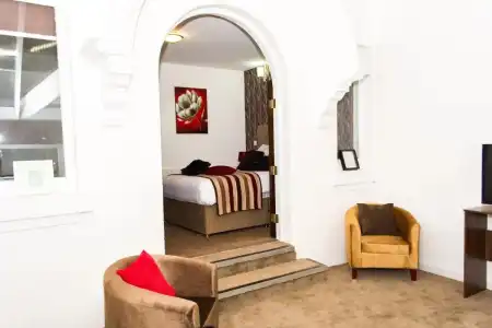 Trivelles Mayfair - 1