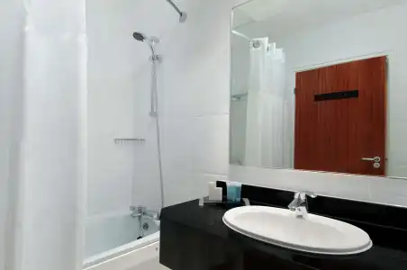 DoubleTree by Hilton Bristol North - 6
