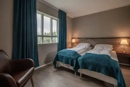Holt Inn - 90