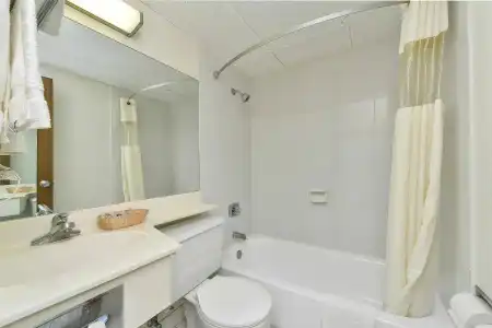 Americas Best Value Inn Omaha - 7