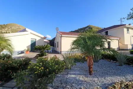 Villa Garden - 49