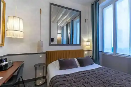 Dauphine Saint Germain - 44