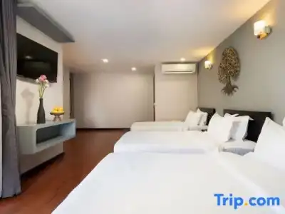The Heli Boutique - 52