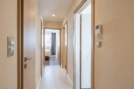 Silver Crown & Residence - 30