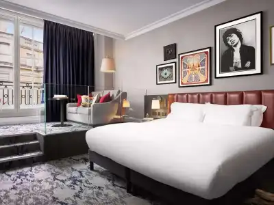 The Trafalgar St. James London, Curio Collection by Hilton - 40