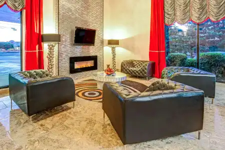 Ramada by Wyndham Murfreesboro - 2