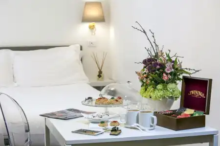 Napoli Class Luxury Rooms & Suites - 10