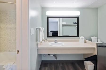 Vagabond Inn Glendale - 55