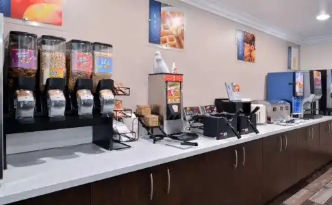 Best Western Airport Plaza – LAX Airport LA Stadium - 13