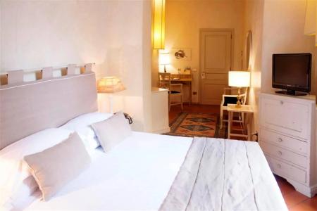 J and J Historic House - 4