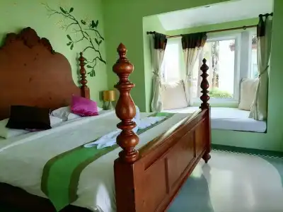 Baan Montra Beach Resort - 4