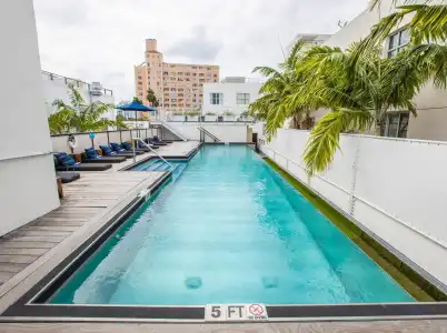 Posh South Beach Hostel - 21