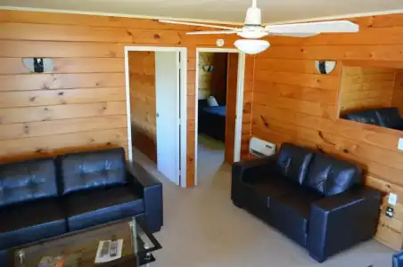 Cedarwood Lakeside Motel & Conference Venue - 60