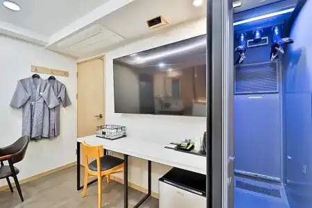 Busan Seomyeon YTT - 150