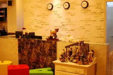 FunStay Inn Guesthouse - 1