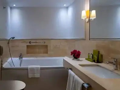 DoubleTree by Hilton Bodrum Marina Vista - 66