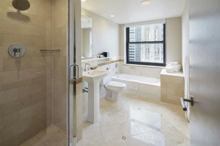 InterContinental Chicago Magnificent Mile by IHG - 9