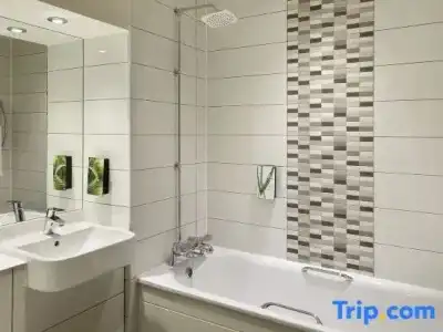 Premier Inn London Leicester Square - 38
