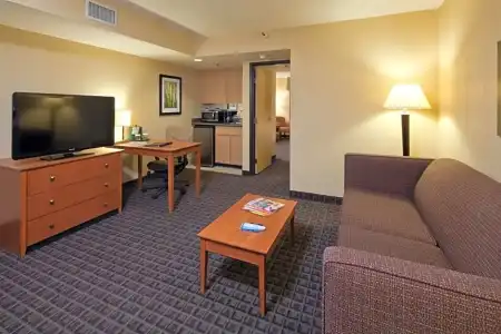 Best Western Plus Scottsdale Thunderbird Suites - 100