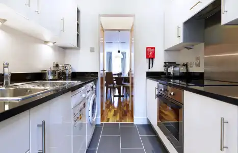 Cheval Harrington Court at South Kensington - 13