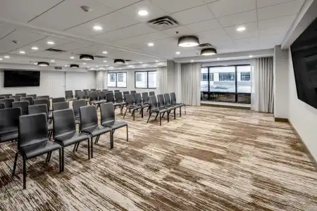 DoubleTree by Hilton & Suites Jersey City - 12