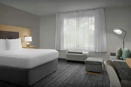 TownePlace Suites by Marriott Pensacola - 10