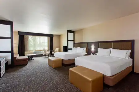 Holiday Inn Express & Suites Anaheim Resort Area by IHG - 2