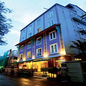 Sawasdee @ Sukhumvit Soi 8 - 27