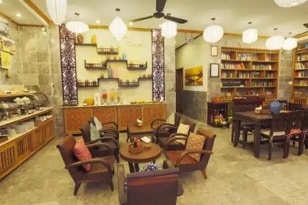 Hoi An Pho Library - 27