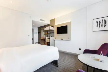 Premier Inn Dubai International Airport - 6