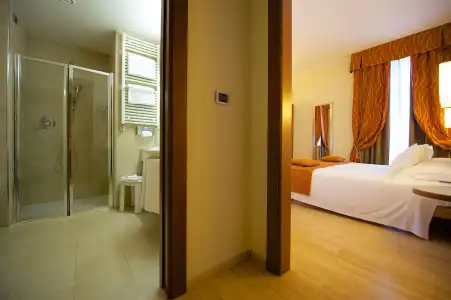 Best Western Crystal Palace - 54