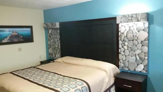 Driftwood Beach Motel - 73