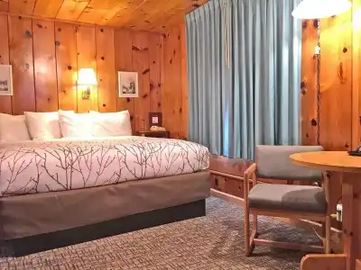Park Motel and Cabins - 168