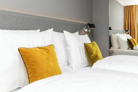 Piazza und Restaurant - 60